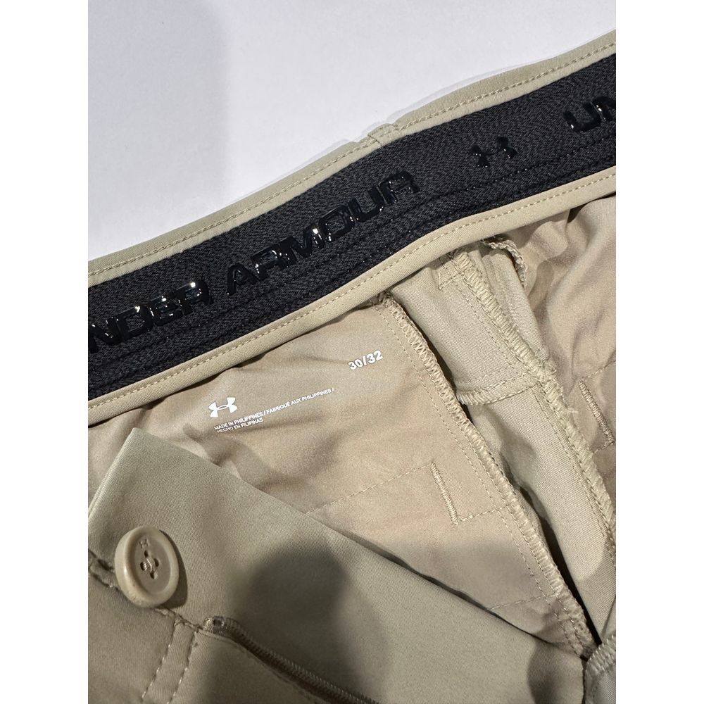 Under Armour ‎ Khaki Chino Pants - Size 30x32. - Picture 8 of 9